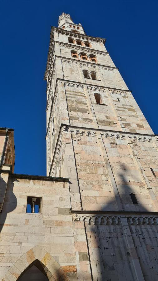 모데나 Casa Viola, Deliziosa Mansarda In Centro Storico 아파트 외부 사진