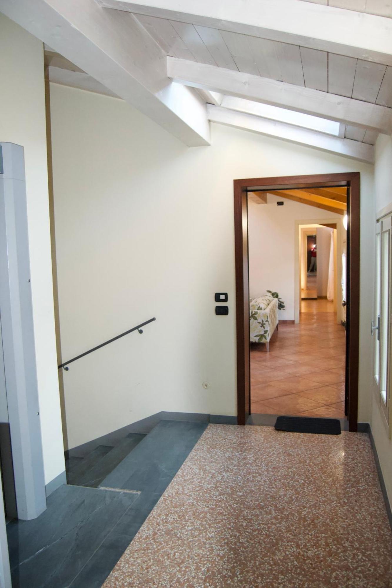 모데나 Casa Viola, Deliziosa Mansarda In Centro Storico 아파트 외부 사진